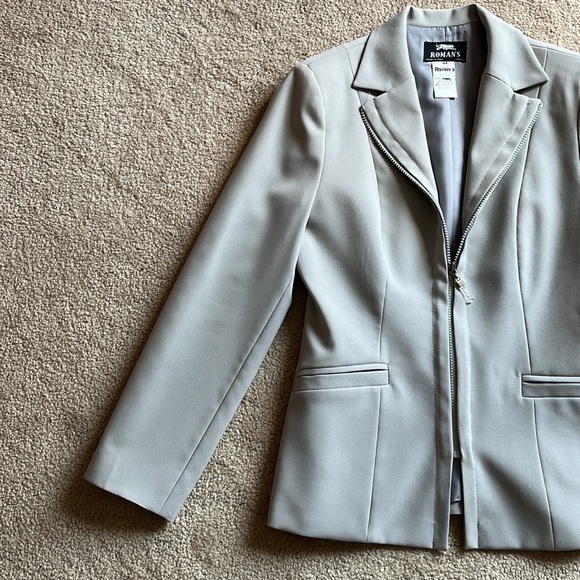 Roaman's Women's Gray Blazer - Picture 4 of 15